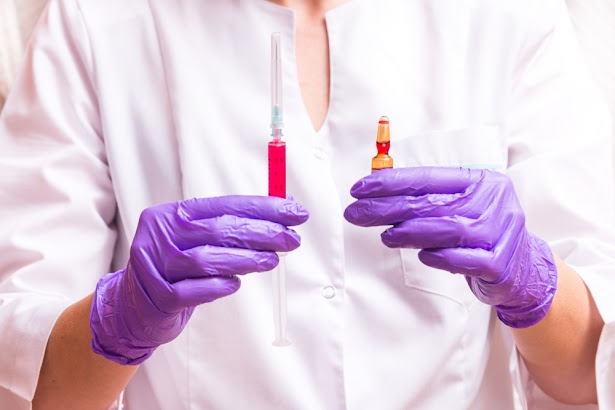 Vitamin B12 injection